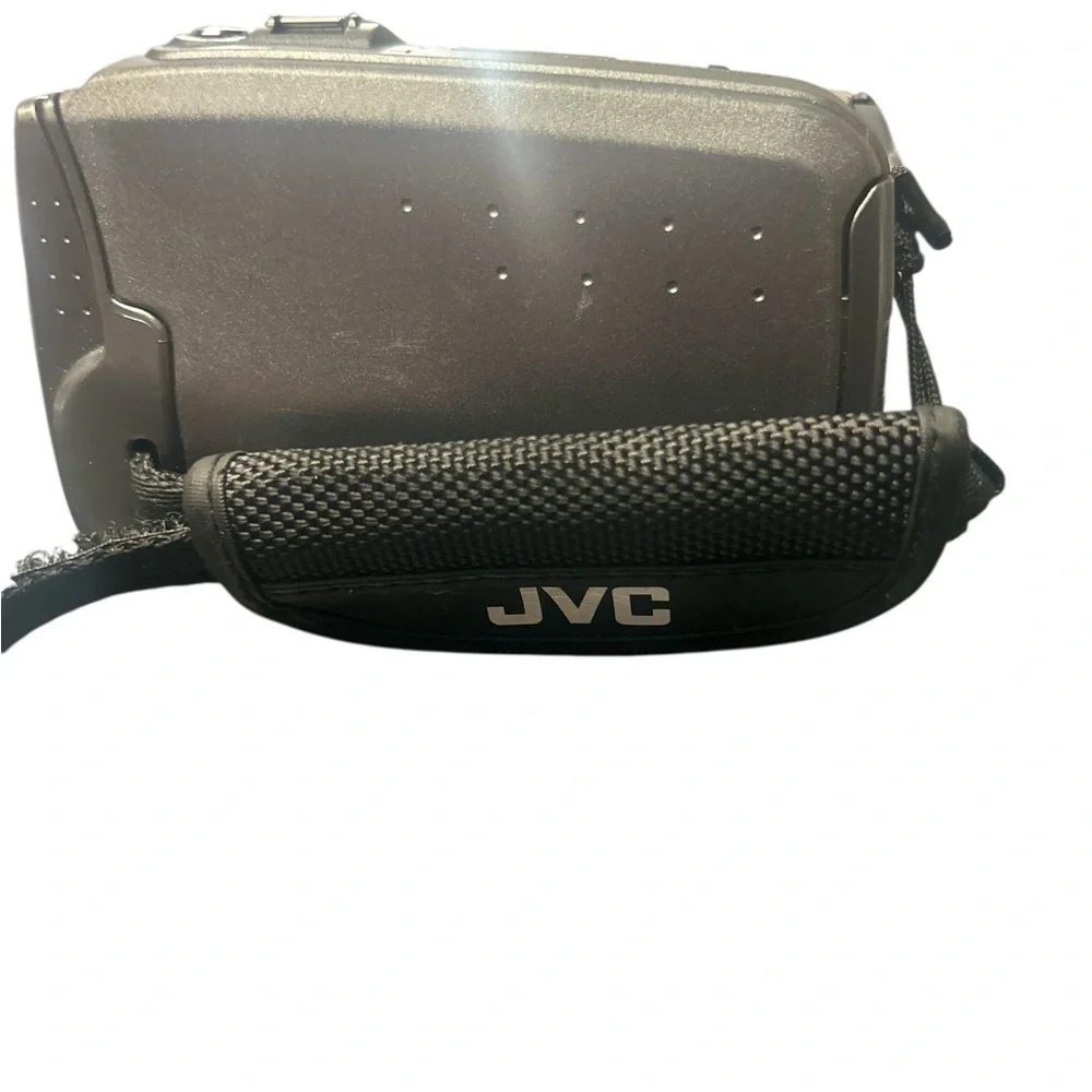 JVC GR-DA30U MiniDV Digital Camcorder - Silver PARTS - Cracked Screen SEE NOTES